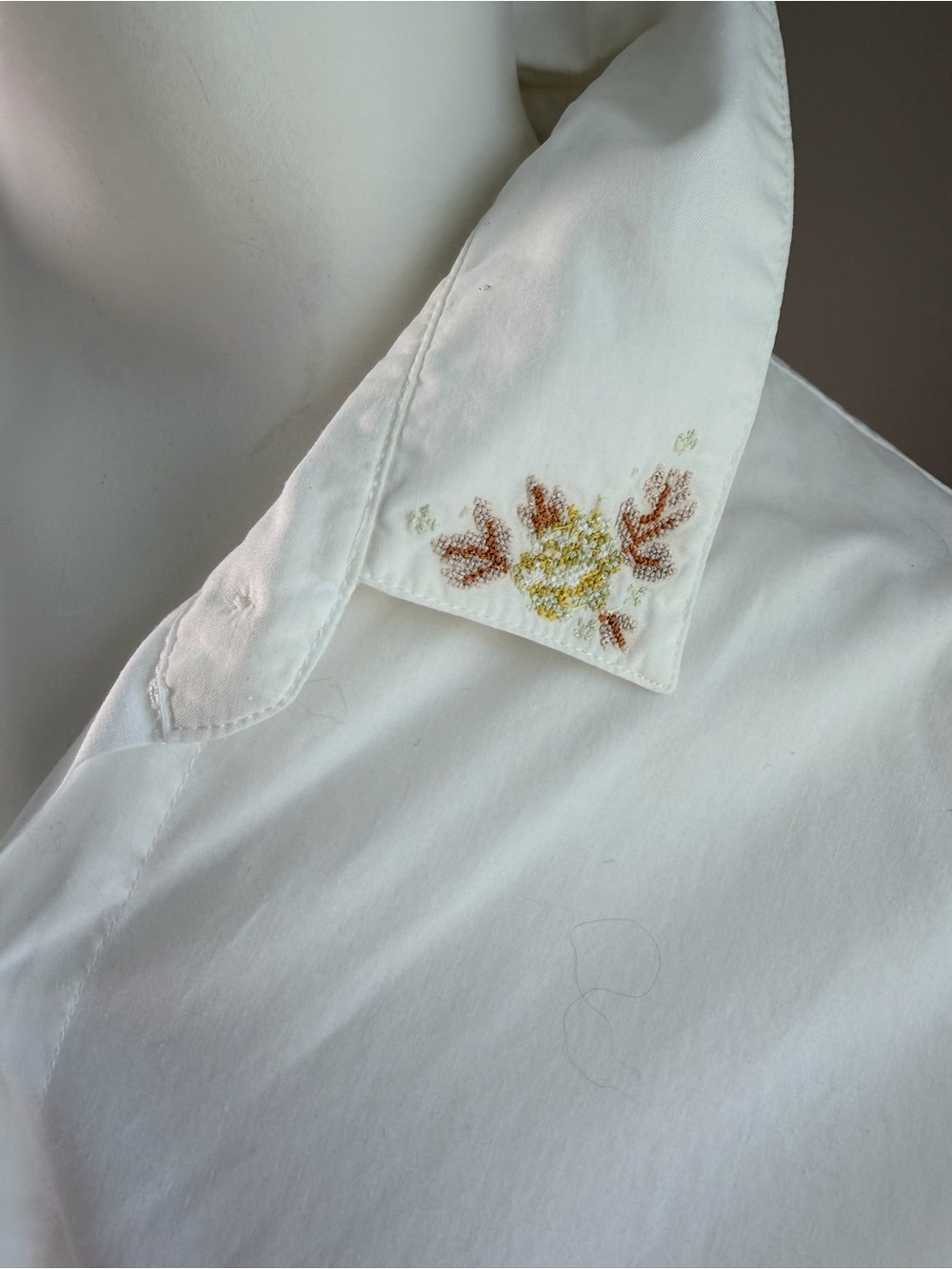 Jantzen Vintage Cotton Button Up Blouse White Floral Embroidered Collar Size Med - Picture 4 of 9